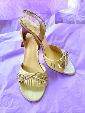Max Studio celery Fringe with bow Open-Toe Slingback Heels